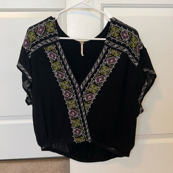 Free People Tops - NEW WITHOUT TAGS FREE PEOPLE CROP V-NECK